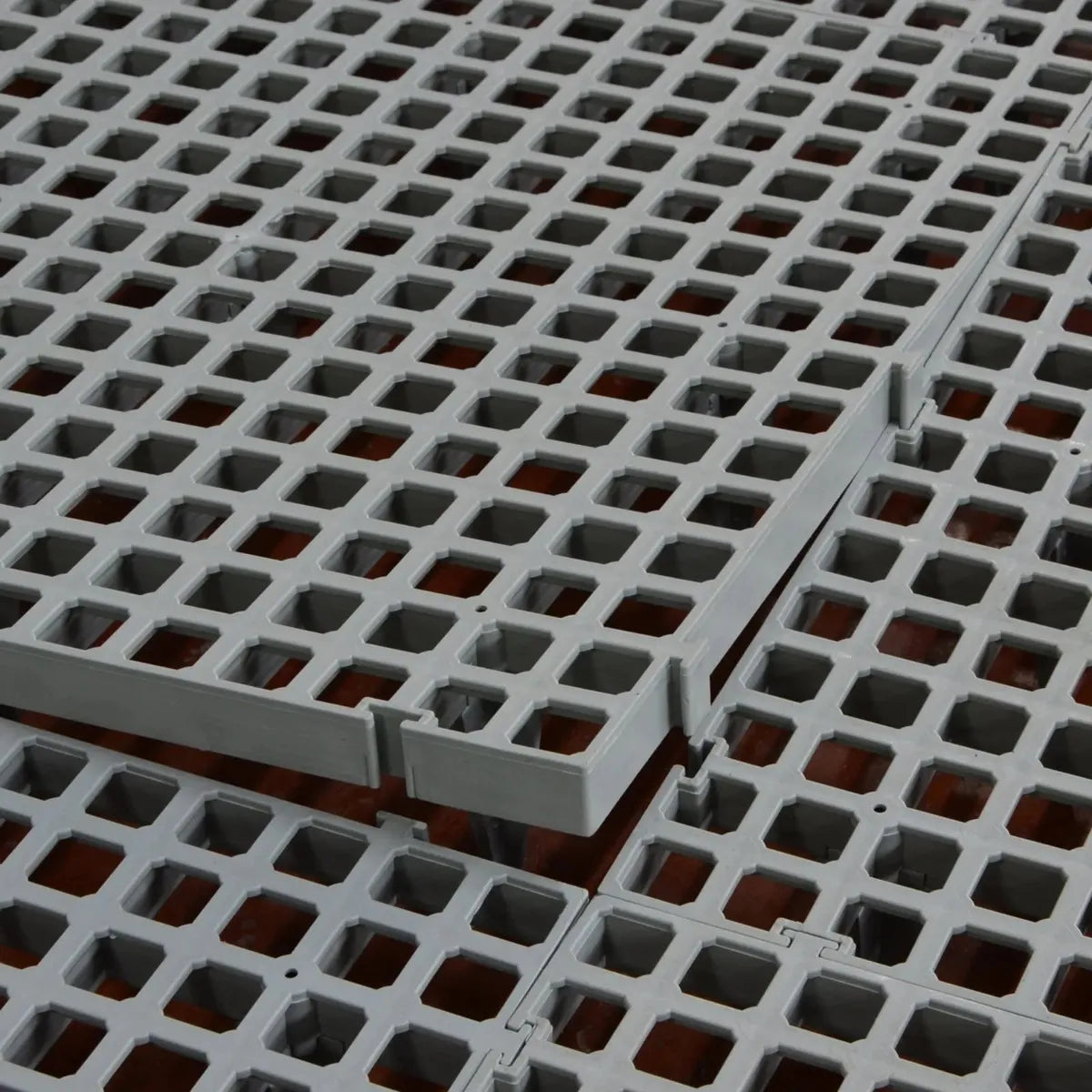 Kunststoffsrost 50x50 cm mit 9 x 40 cm - Beinen PF-CH-G18-H41