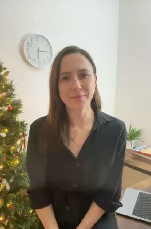 Wir als Familie Prodi wünschen euch allen frohe Festtage und einen guten Rutsch ins neue Jahr!🎄