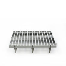 PF-CH-G23-H11 Kunststoffsrost 50x50 cm mit 9 x 10 cm Beinen